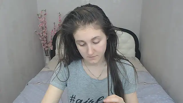 Snapshot of Holliy_Cooper chatting on March 6, 2025, 12:52 pm Holliy Cooper online show from March 6, 2025, 12:52 pm