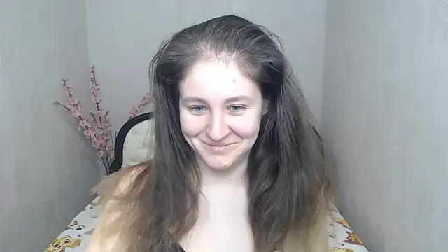 Holliy Cooper online show from March 18, 2026, 9:01 am