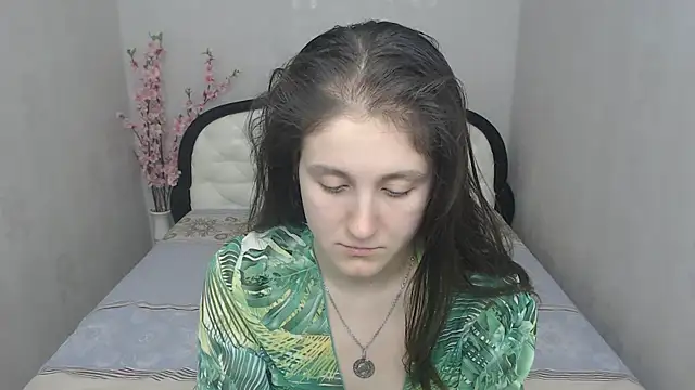 Snapshot of Holliy_Cooper chatting on March 13, 2025, 10:57 am Holliy Cooper online show from March 13, 2025, 10:57 am