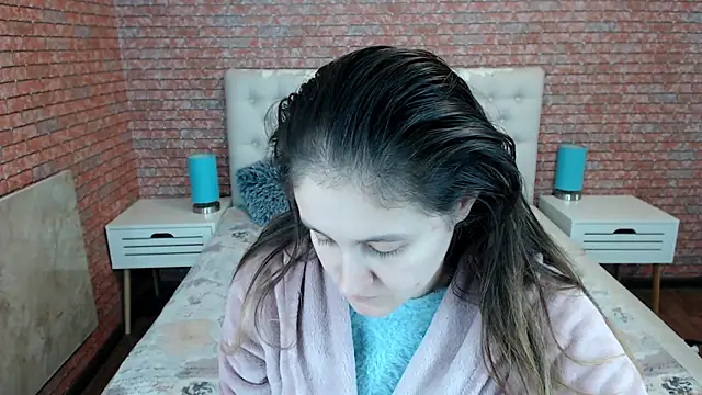 Snapshot of Holliy_Cooper chatting on November 7, 2025, 7:57 am Holliy Cooper online show from November 7, 2025, 7:57 am