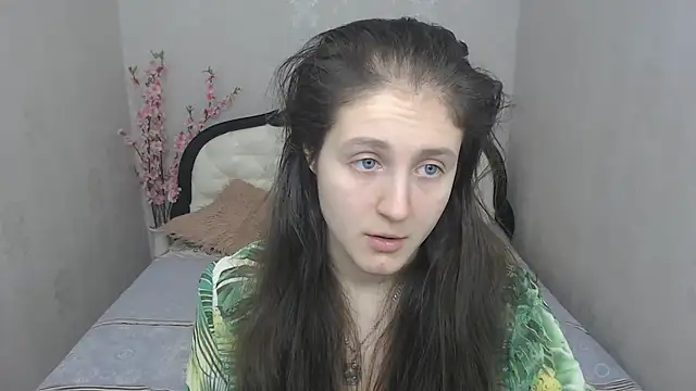 Snapshot of Holliy_Cooper chatting on March 13, 2025, 7:53 am Holliy Cooper online show from March 13, 2025, 7:53 am