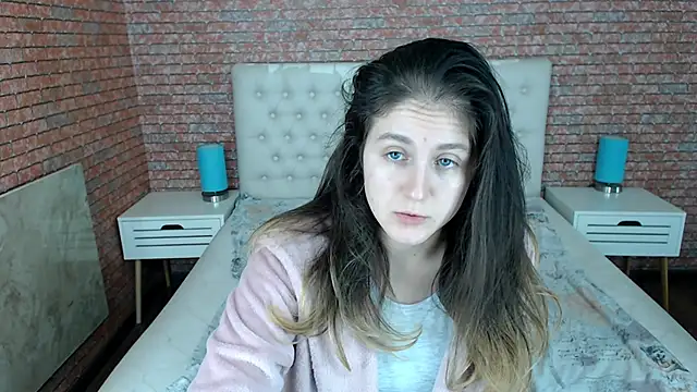 Snapshot of Holliy_Cooper chatting on November 25, 2025, 9:20 am Holliy Cooper online show from November 25, 2025, 9:20 am