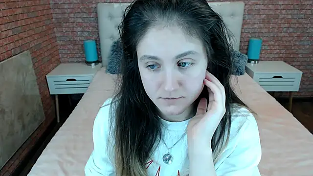 Snapshot of Holliy_Cooper chatting on November 18, 2025, 10:07 am Holliy Cooper online show from November 18, 2025, 10:07 am