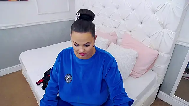 Snapshot of RavishingJenna chatting on November 7, 2025, 8:24 pm RavishingJenna online show from November 7, 2025, 8:24 pm