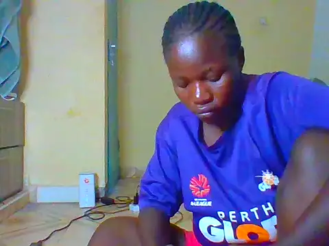 prettychic5 online show from April 18, 2026, 5:21 am