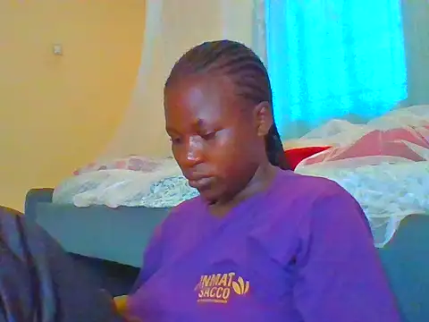 prettychic5 online show from April 17, 2026, 6:38 am