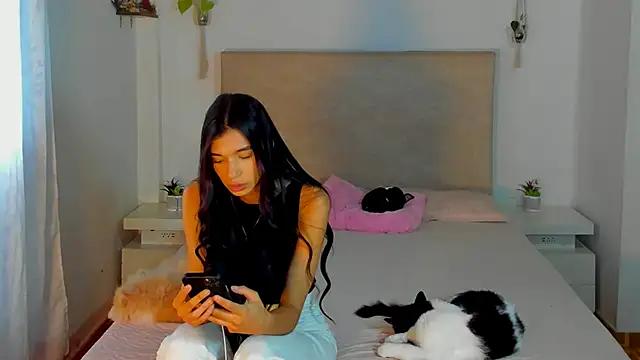 katt pelaez online show from February 2, 2026, 8:52 pm