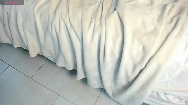 im alivys  online show from February 18, 2025, 3:41 pm