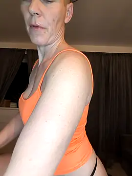 Snapshot of DarleenHot chatting on November 1, 2025, 4:23 pm DarleenHot online show from November 1, 2025, 4:23 pm