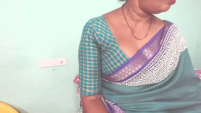 Snapshot of shrutitelugu69 chatting on July 15, 2026, 5:09 pm shrutitelugu69 online show from July 15, 2026, 5:09 pm