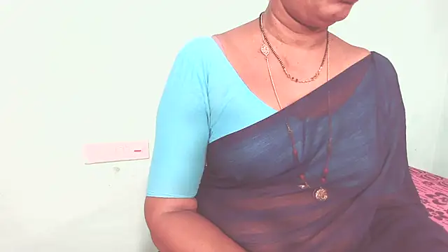 shrutitelugu69 online show from April 16, 2026, 3:13 pm