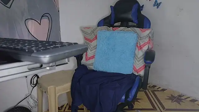 Snapshot of lucy_hairypussy83 chatting on November 29, 2025, 1:11 pm lucy hairypussy83 online show from November 29, 2025, 1:11 pm