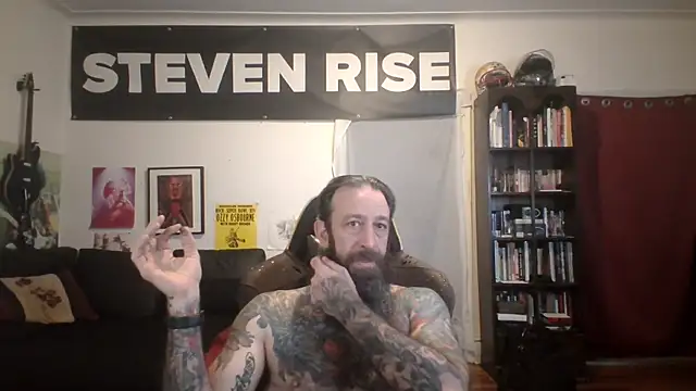 Snapshot of StevenRiseNYC chatting on June 20, 2026, 10:42 am StevenRiseNYC online show from June 20, 2026, 10:42 am