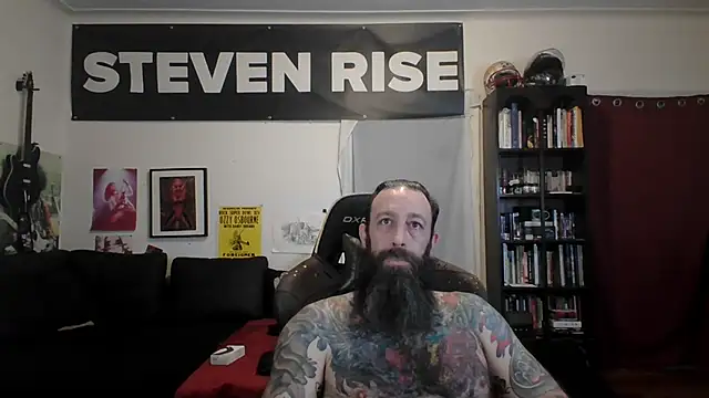 Snapshot of StevenRiseNYC chatting on June 12, 2026, 10:57 am StevenRiseNYC online show from June 12, 2026, 10:57 am