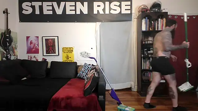 Snapshot of StevenRiseNYC chatting on June 3, 2026, 2:33 pm StevenRiseNYC online show from June 3, 2026, 2:33 pm