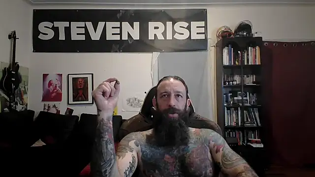 Snapshot of StevenRiseNYC chatting on June 2, 2026, 12:10 am StevenRiseNYC online show from June 2, 2026, 12:10 am