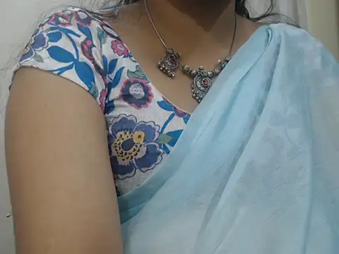 Lovely Siri 23 online show from July 4, 2026, 6:23 pm