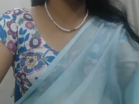Lovely Siri 23 online show from July 12, 2026, 7:53 am