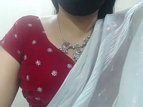 Lovely Siri 23 online show from July 31, 2026, 7:55 pm