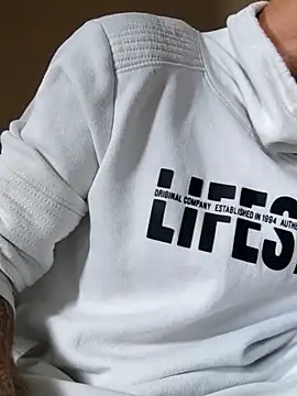 Snapshot of PIercingBoy38 chatting on September 28, 2025, 2:57 pm PIercingBoy38 online show from September 28, 2025, 2:57 pm