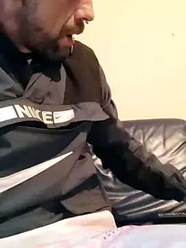 Snapshot of PIercingBoy38 chatting on October 4, 2025, 4:30 pm PIercingBoy38 online show from October 4, 2025, 4:30 pm