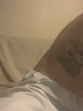 Snapshot of PIercingBoy38 chatting on March 4, 2025, 11:00 pm PIercingBoy38 online show from March 4, 2025, 11:00 pm