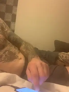 Snapshot of PIercingBoy38 chatting on March 11, 2025, 12:33 am PIercingBoy38 online show from March 11, 2025, 12:33 am