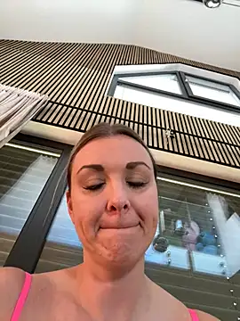 Bella-Tight online show from March 11, 2026, 8:41 am