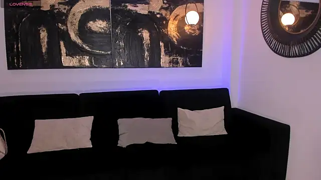 Snapshot of LizzHamilton__ chatting on March 3, 2026, 9:00 pm LizzHamilton online show from March 3, 2026, 9:00 pm