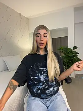 Snapshot of Miss_sagitario chatting on November 23, 2025, 12:15 pm Miss sagitario online show from November 23, 2025, 12:15 pm