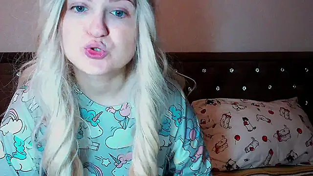 Sara4uu online show from September 9, 2025, 10:52 pm