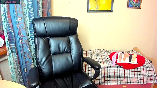 Snapshot of Yummy_Kate chatting on February 20, 2026, 7:32 am Yummy Kate online show from February 20, 2026, 7:32 am