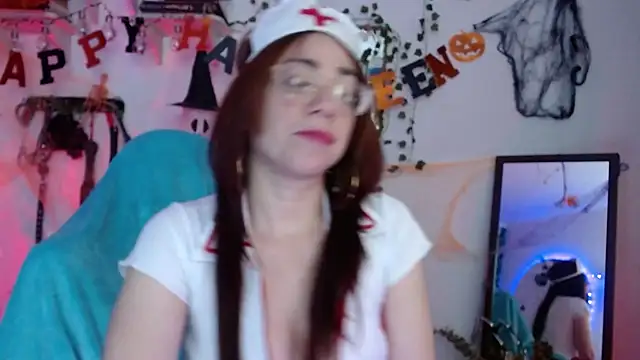 Snapshot of Eve_Blue77 chatting on October 28, 2025, 12:44 am Eve Blue77 online show from October 28, 2025, 12:44 am