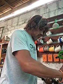 Snapshot of kvr27 chatting on December 15, 2025, 11:38 am kvr27 online show from December 15, 2025, 11:38 am