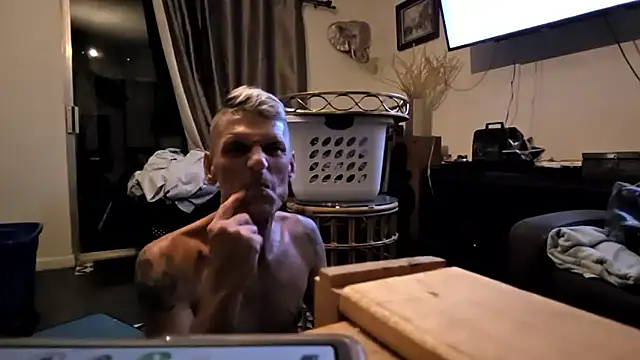 Snapshot of leahcimnikral chatting on September 15, 2025, 4:46 am leahcimnikral online show from September 15, 2025, 4:46 am