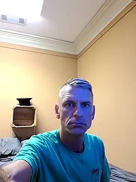 Snapshot of leahcimnikral chatting on September 12, 2025, 3:17 am leahcimnikral online show from September 12, 2025, 3:17 am