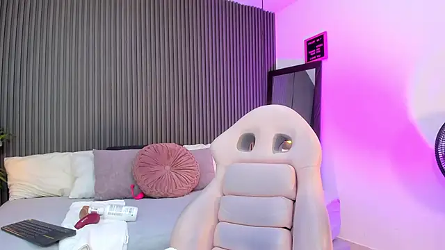 Snapshot of pervert_lizza chatting on February 8, 2026, 12:14 pm pervert lizza online show from February 8, 2026, 12:14 pm