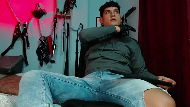 dom2travelersss online show from January 10, 2026, 11:22 pm