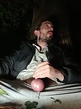 Snapshot of afTerparTycloudz chatting on December 21, 2025, 1:19 am afTerparTycloudz online show from December 21, 2025, 1:19 am