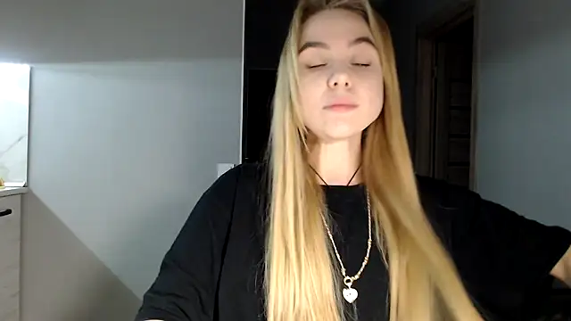 Snapshot of Sunbeam_ chatting on December 5, 2024, 11:01 pm Sunbeam online show from December 5, 2024, 11:01 pm