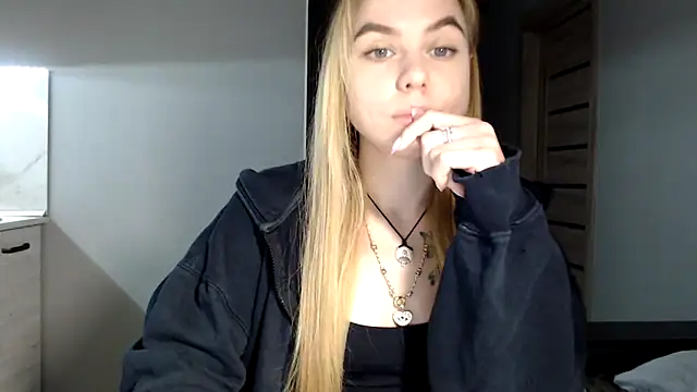 Snapshot of Sunbeam_ chatting on December 12, 2024, 9:48 pm Sunbeam online show from December 12, 2024, 9:48 pm