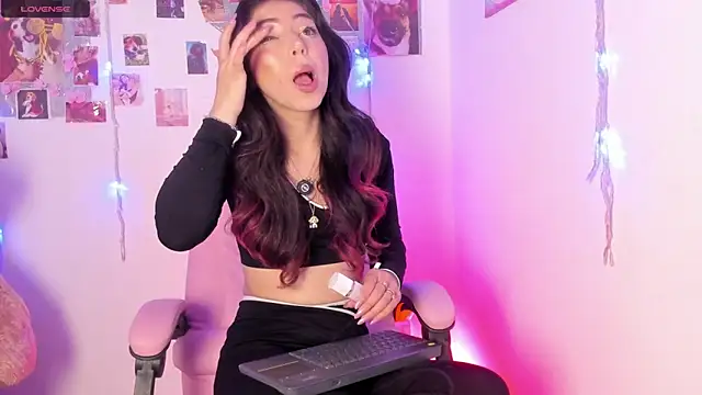 natalie jaensen online show from April 14, 2026, 4:28 am