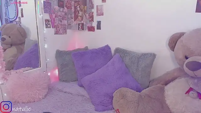 natalie jaensen online show from September 18, 2025, 6:44 pm