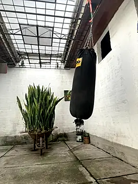 Snapshot of oliver_price1 chatting on October 14, 2025, 7:03 pm oliver price1 online show from October 14, 2025, 7:03 pm