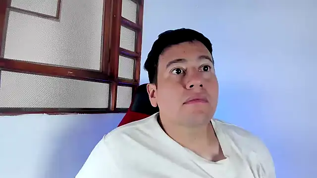 Snapshot of oliver_price1 chatting on September 28, 2025, 1:18 pm oliver price1 online show from September 28, 2025, 1:18 pm