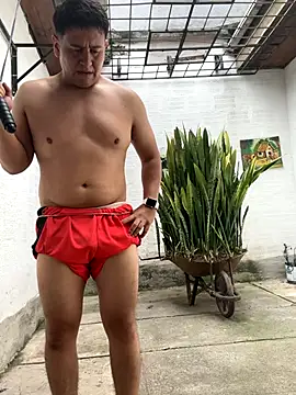 Snapshot of oliver_price1 chatting on October 21, 2025, 3:11 pm oliver price1 online show from October 21, 2025, 3:11 pm