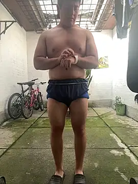 Snapshot of oliver_price1 chatting on February 27, 2026, 1:33 pm oliver price1 online show from February 27, 2026, 1:33 pm