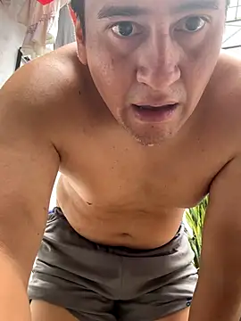 Snapshot of oliver_price1 chatting on October 7, 2025, 4:19 pm oliver price1 online show from October 7, 2025, 4:19 pm