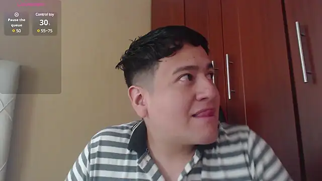 Snapshot of oliver_price1 chatting on March 17, 2025, 8:40 pm oliver price1 online show from March 17, 2025, 8:40 pm