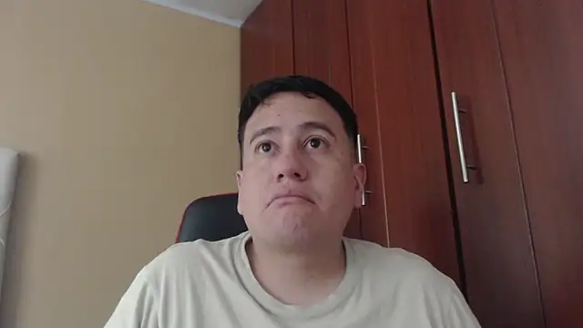 Snapshot of oliver_price1 chatting on March 13, 2025, 11:27 pm oliver price1 online show from March 13, 2025, 11:27 pm